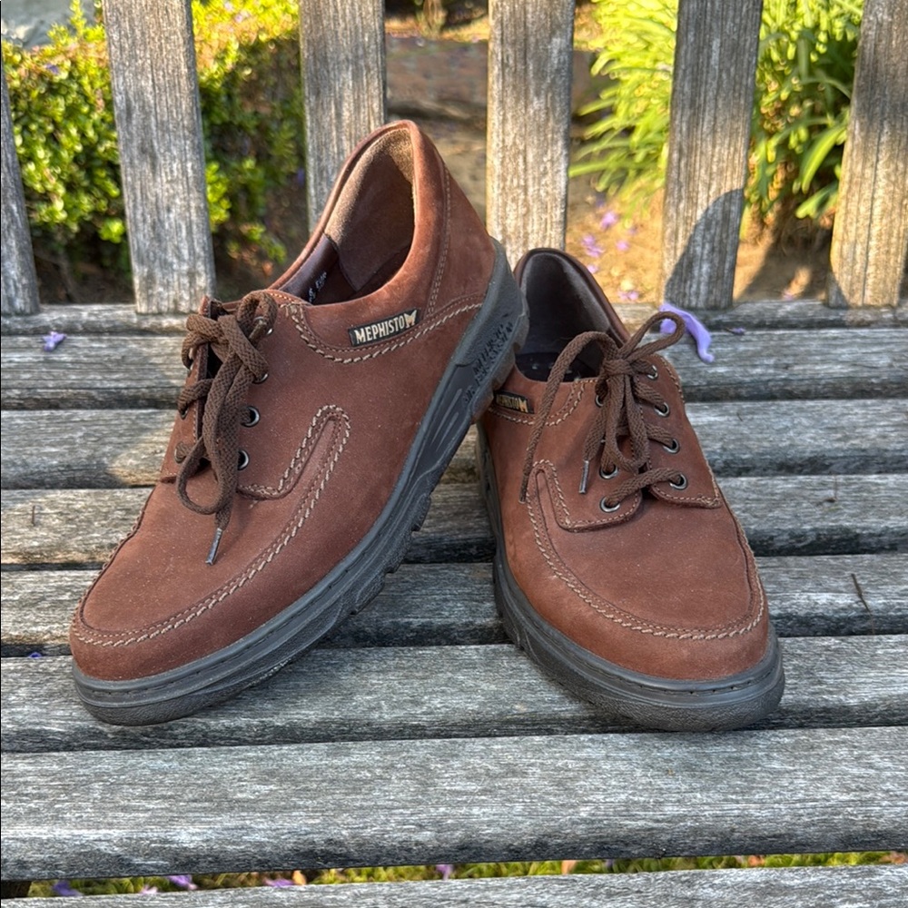 Mephisto Brown Leather Oxfords with Timeless Craftsmanship - Size 8.5